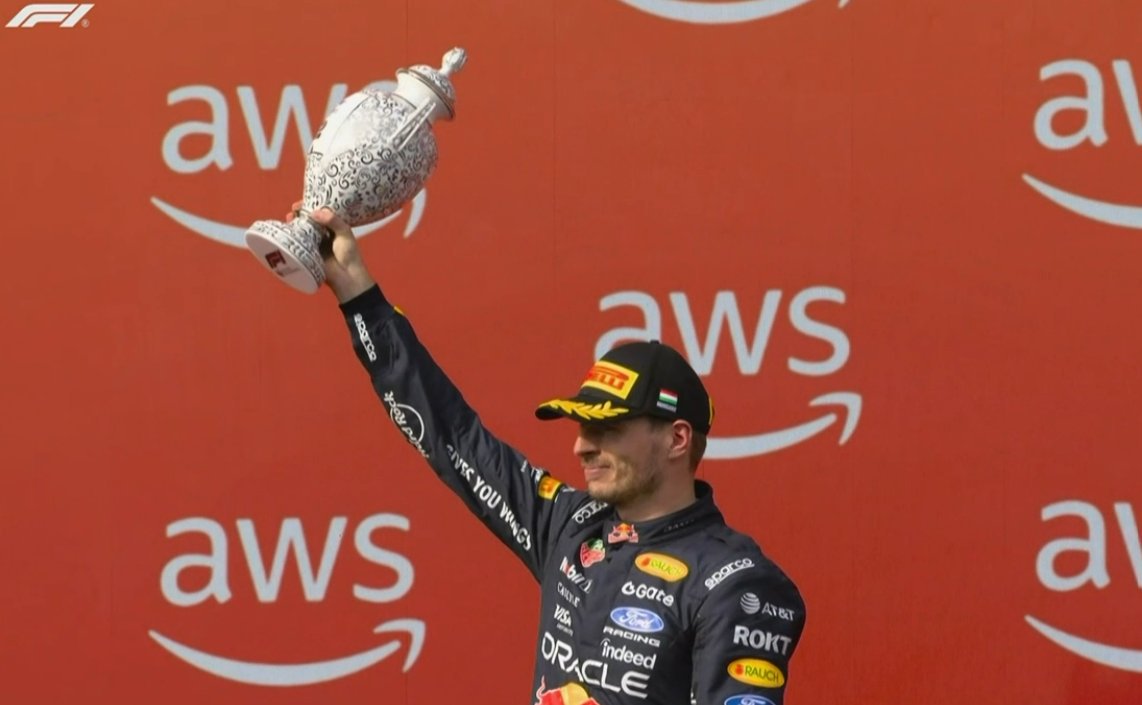 gisellamour's tweet photo. deve ser tão triste não ser fã de max verstappen https://t.co/T2VUnby0M9