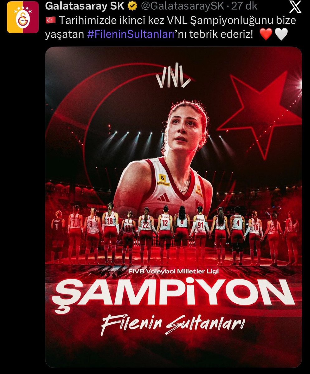 Feneristcom's tweet photo. Soldaki Fenerbahçe’nin paylaşımı, sağdaki Galatasaray’ın paylaşımı! https://t.co/mHgSzQEtcm