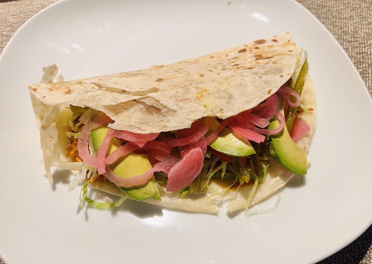R1_California's tweet photo. Han probado las quesadillas de cochinita pibil? 🙄😋

-Como empezo su mañana? https://t.co/UIqoCApizV