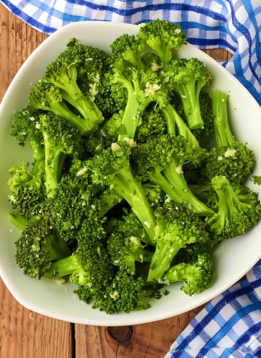 Octavio_01's tweet photo. Sean honestos: hoy en día existe alguien que disfruta comer brócoli??? https://t.co/WjIMgxv7c4