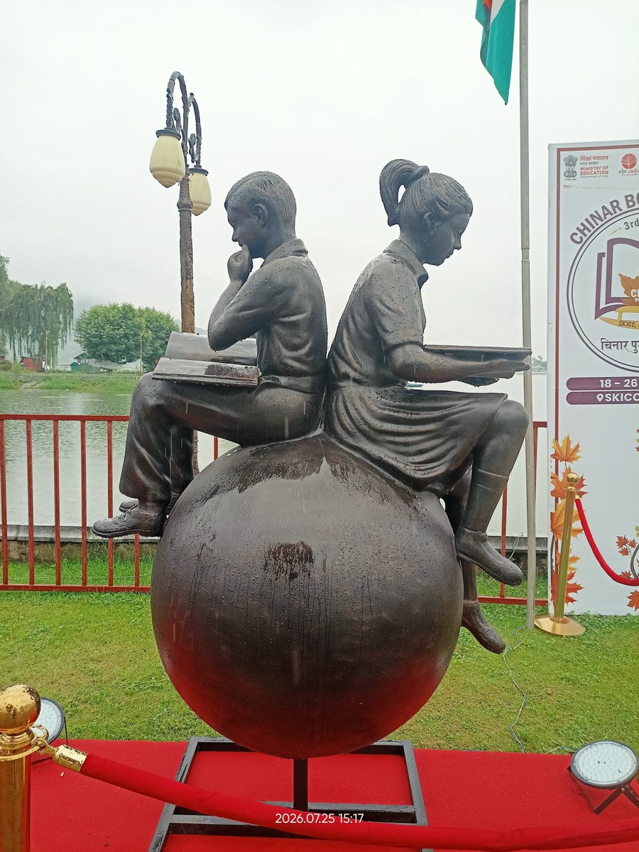 umar_mushtaq_'s tweet photo. Chinar book festival At skicc 
#chinarbookfestival2026 https://t.co/8dccImTPjd