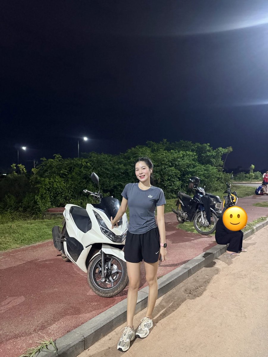 Mukhee0's tweet photo. ເປັນຕາສີ້ແທ້ເດ https://t.co/W4wDEqNmVs