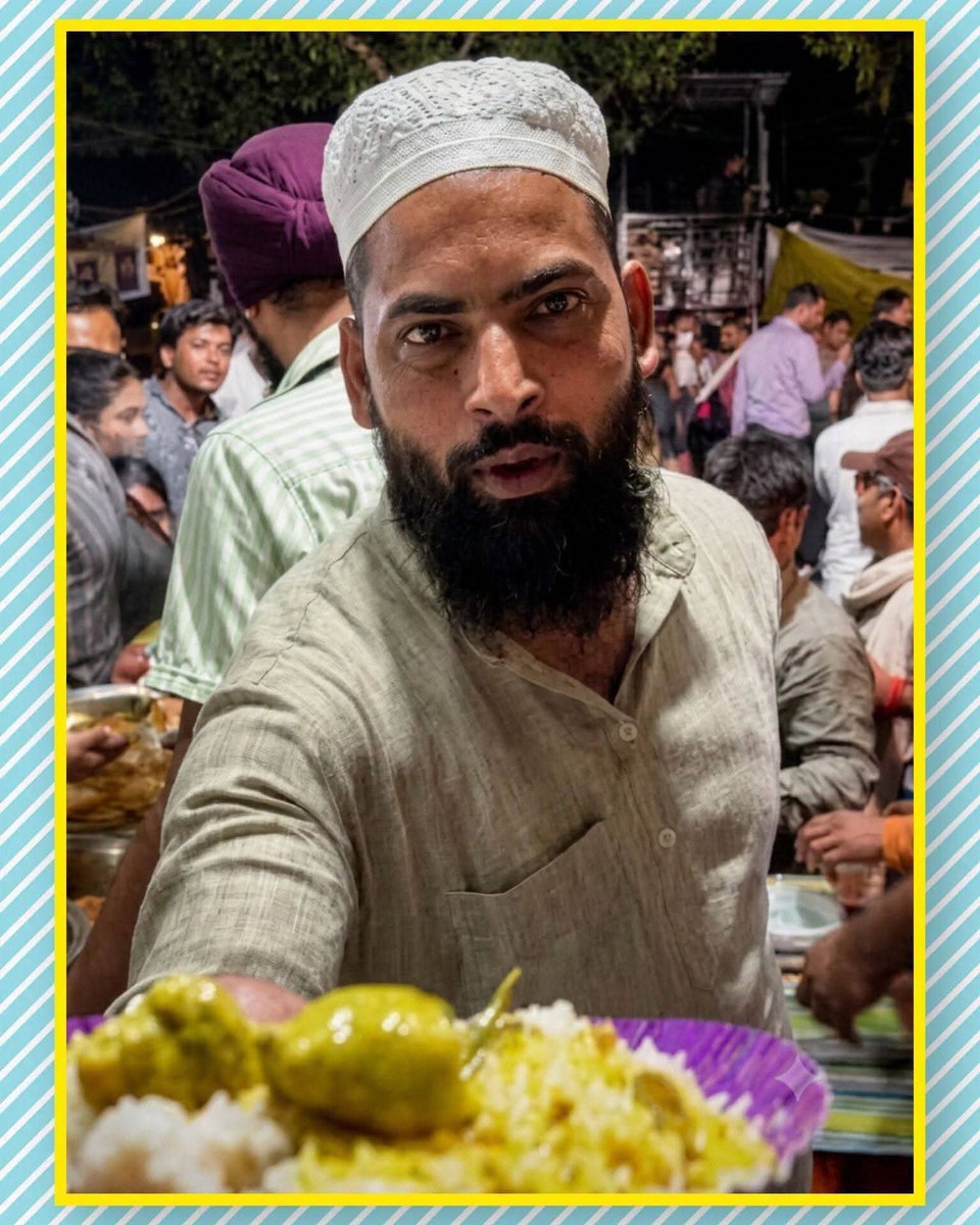 saffronPolitics's tweet photo. जुनेद! याच्यावर आरोप आहेत रोज हजारो लोकांना जेवण देत होता,याचे साधे मोबाईल शॉप आहे,रोजचा खर्च २, ३लाख एकूण खर्च कोटी आसपास..(२० तारखेनंतर ऑनलाईन फूड सुरू होते, त्याअगोदर जवळपास महिनाभर हाच खाऊ घालत होता ).योगी बाबांच्या तावडीत सापडला आहे..पाहू काय होतय.. https://t.co/cUOiprfY9V