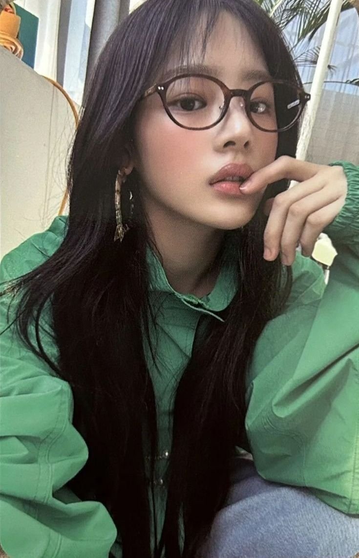 minji 🥀 tweet media