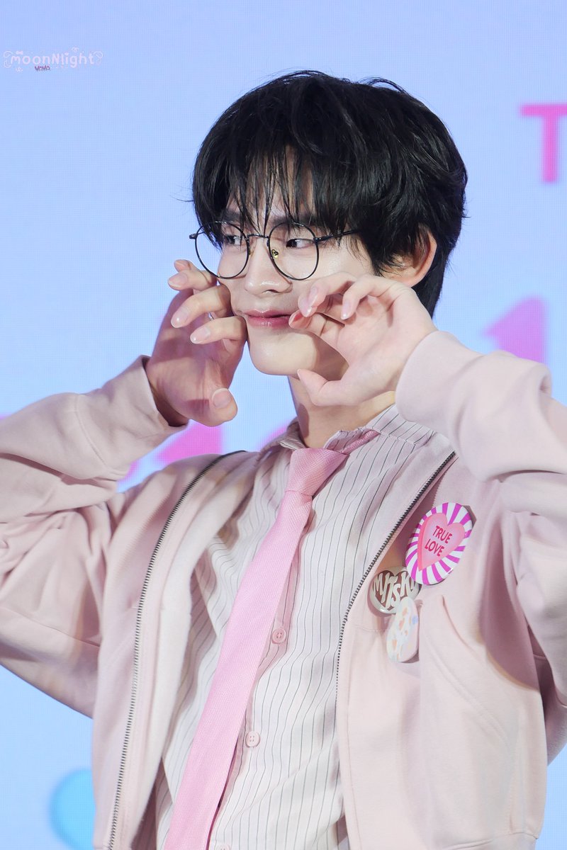 MoonNlight215's tweet photo. อันนิท่าไยยย ท่าแจ้มแบียดอะป่าว

TEETEEPOR BRIGHT SHINE

#TFSBrightAndShinexTTP 

@porsuppakarn #porsuppakarn https://t.co/UNFXOPmYHT