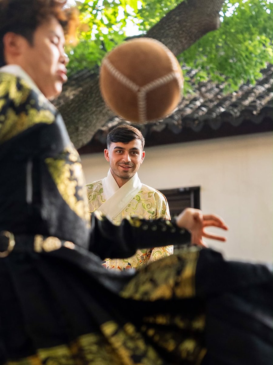 FCBarcelona's tweet photo. Pedri is enjoying his vacation in China https://t.co/GIrxuDnBOw