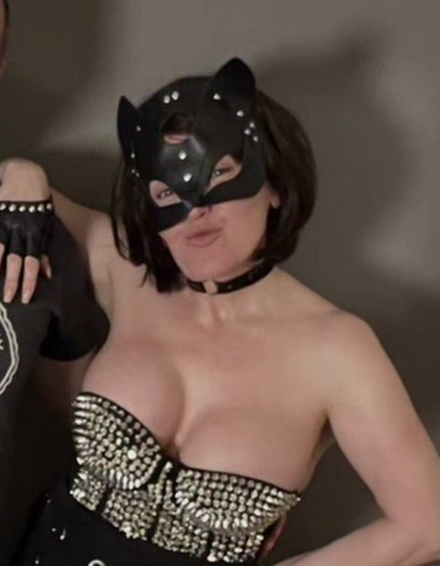 EmoPrentiss's tweet photo. Definitely enjoying her Batman anti-heroine era. https://t.co/OFmXJmIOWb