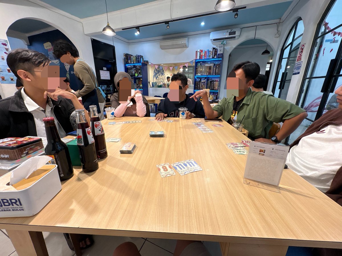 oxhamster's tweet photo. This is my kind of ‘fun’,
not the kind of ‘fun’ you look for 😬 https://t.co/c3ylxpBXSf