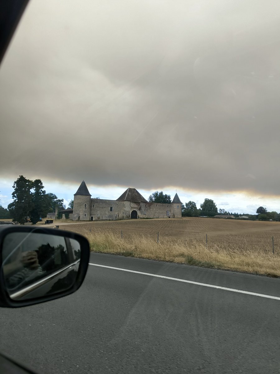 mniamande's tweet photo. je viens de passer dans bordeaux omg https://t.co/sDmlIuJ53K