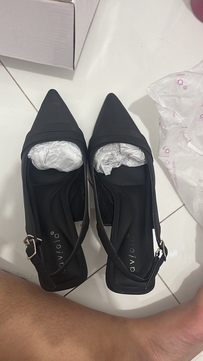 citrano45729222's tweet photo. @unicefess Dijual  hells ukuran 40 high 5cm di harga 350k, kemeja 2 baju ld 120 (65k), batik di harga 30k dan celana hitam buat kuliah bisa buat bb 60 dijual di harga 60k bisa di nego ya karna mau cabut dari unnes https://t.co/8V6nmyKqrp