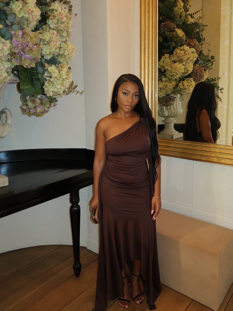 thefinestghana's tweet photo. Love a brown dress. https://t.co/NUt5SYp5Ly https://t.co/Zwf9hQQ5Ez