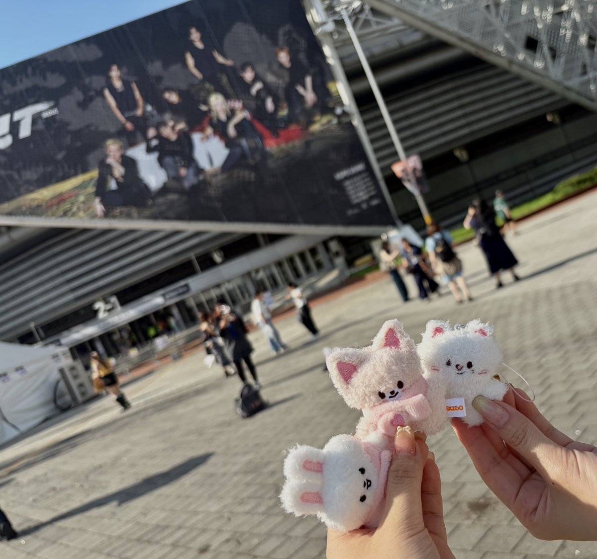 aaa211221's tweet photo. ライブの後半はグクにもっていかれ、知り合いのふりする友達に笑った1日でした🦊🐰 https://t.co/Ac98aJPP3W
