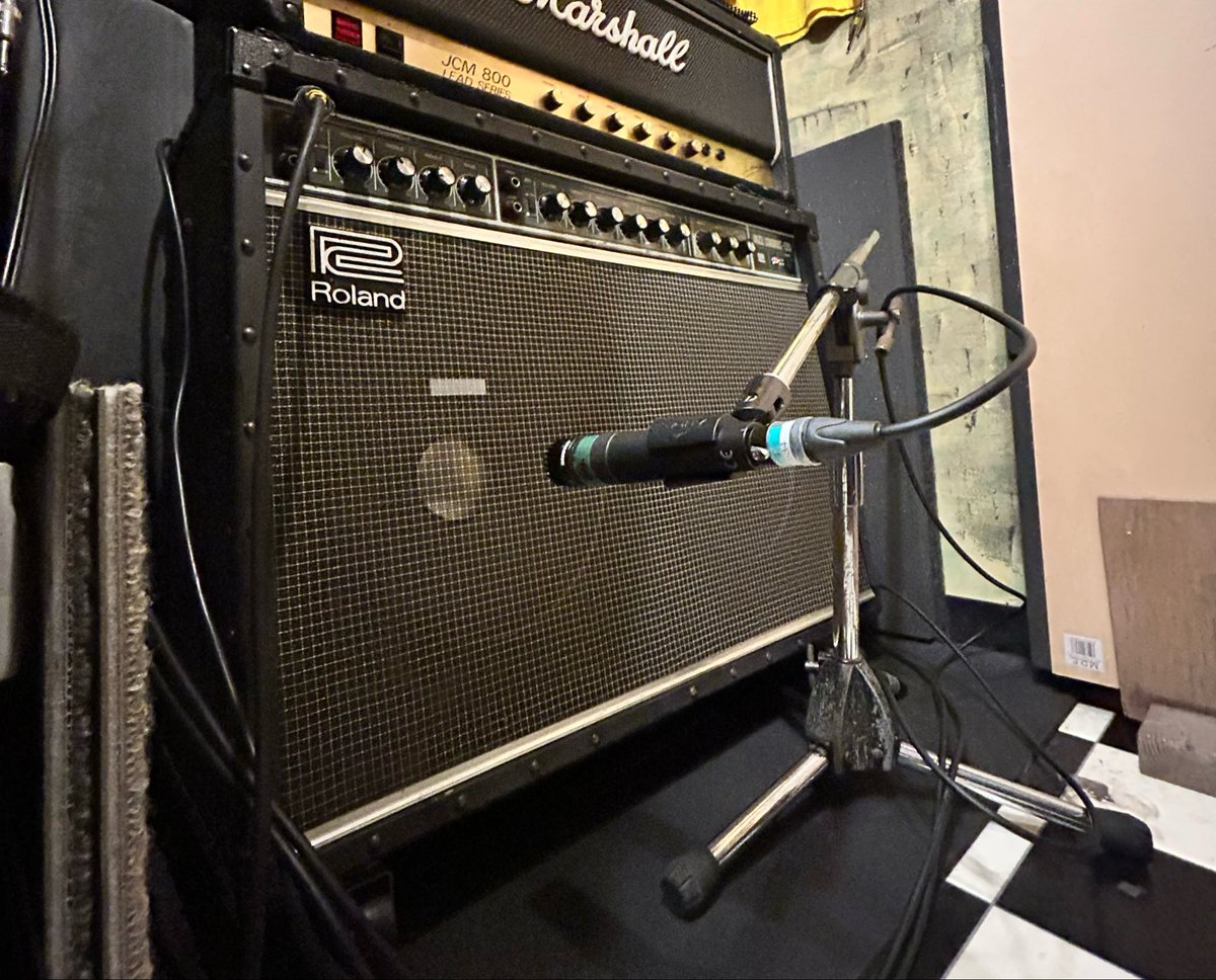 studiominx_aoki's tweet photo. ミンクスのBチャンネルが壊れたJC-120どなたか3万円で買ってくれませんか！
修理出したいんですけどすぐ使う予定あって別のを買う事にしました🥲
引き取り歓迎！発送の場合、送料着払いでよろしくお願いいたします🙇‍♂️

タイミング合えばミンクスで試奏も可能です！ https://t.co/1fFHK4f9zm