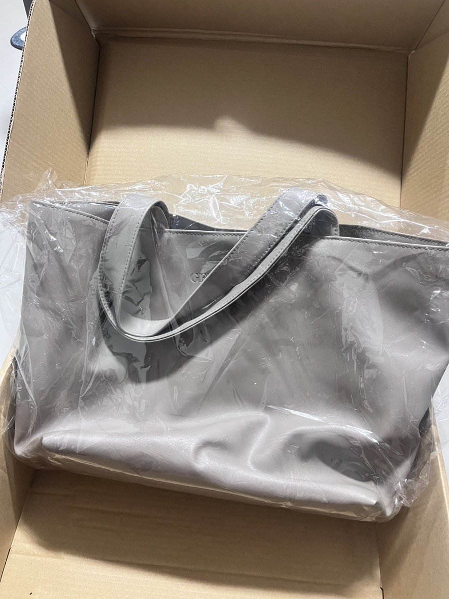 _samild's tweet photo. ส่งต่อ GENTLEWOMAN  Daily Tote กระเป๋าหนัง มือ 1 สี Grey พต.ได้ทุกมุม

Pice: 1500 from  1,790฿

#ส่งต่อGentlewoman #Gentlewomen #gentlewomen #Gentlewomenส่งต่อ #ส่งต่อกระเป๋า #ส่งต่อกระเป๋ามือสอง #กระเป๋ามือสองของแท้ #โล๊ะตู้ #ส่งต่อเสื้อผ้ามือ2 https://t.co/G5XcxrKSv8