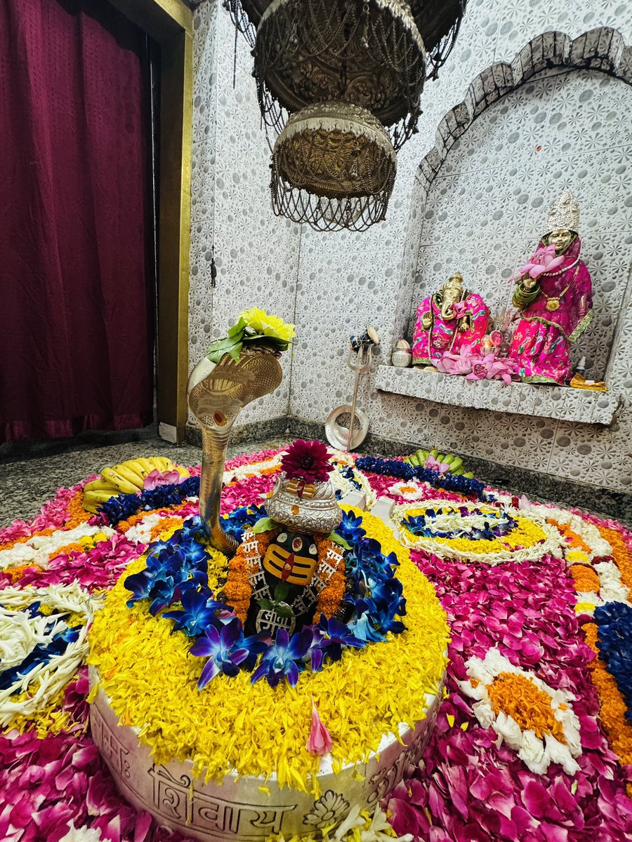 neelkanthtemple's tweet photo. शुभ रात्रि श्री नीलकंठ महादेव जी

📍 श्री नीलकंठ महादेव मंदिर उत्तराखंड https://t.co/tbOCCNkzyo