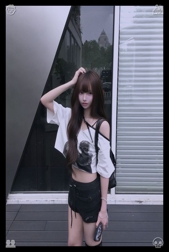 Rzah70's tweet photo. 🐹Fortify those who are becoming fragile.478296Upon arriving home, she sets the photographer's card on the windowsill beside her mother's picture, the stone, and the sketch. A smile spreads across her face as she thinks of the coming day—the park, her companions, and her mother https://t.co/Br3z6EWPda