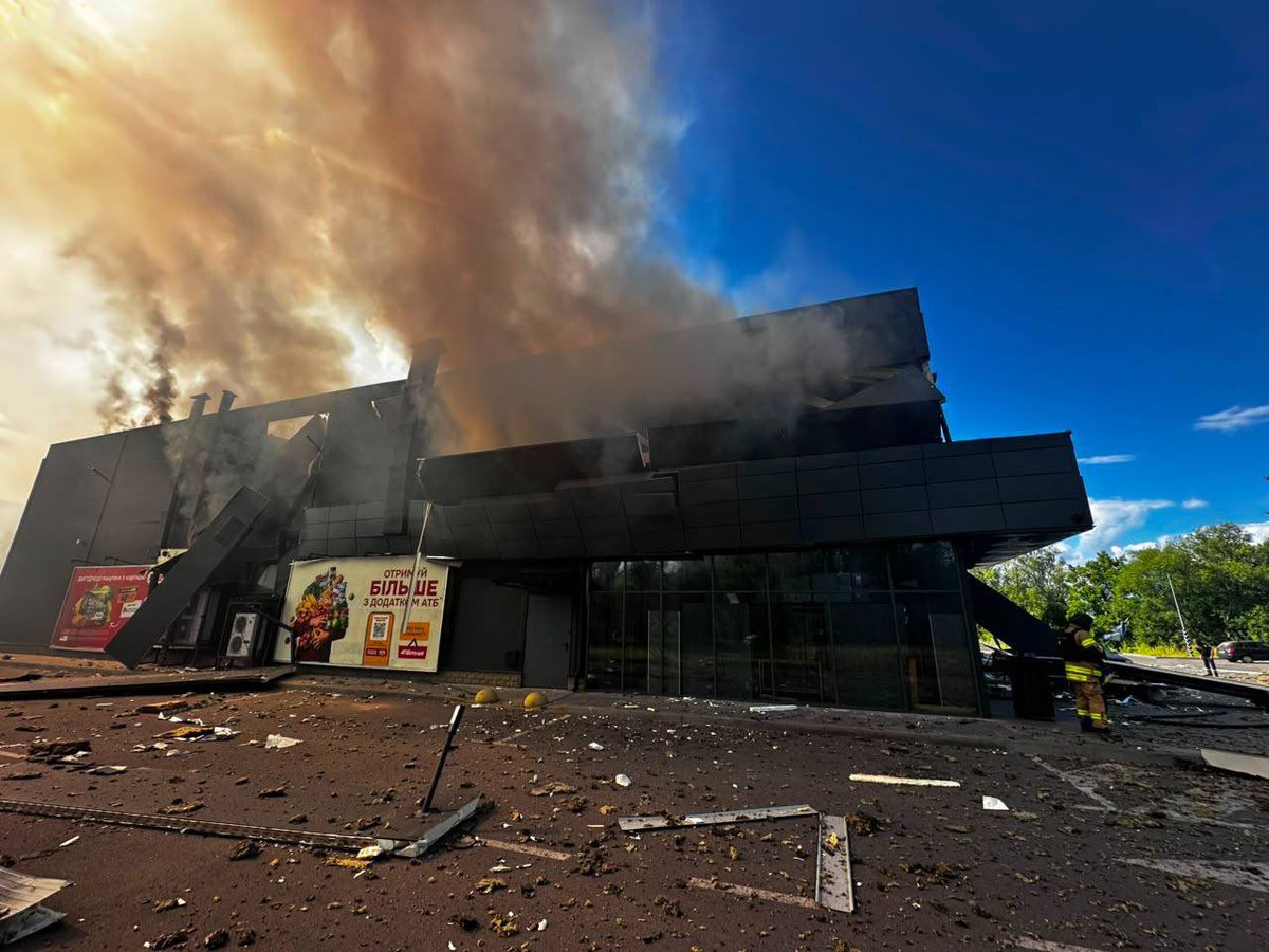 rshereme's tweet photo. Russia attacked a grocery store in Ukraine, killing multiple people, including a 10-year old kid. https://t.co/EUxLbtYPpp