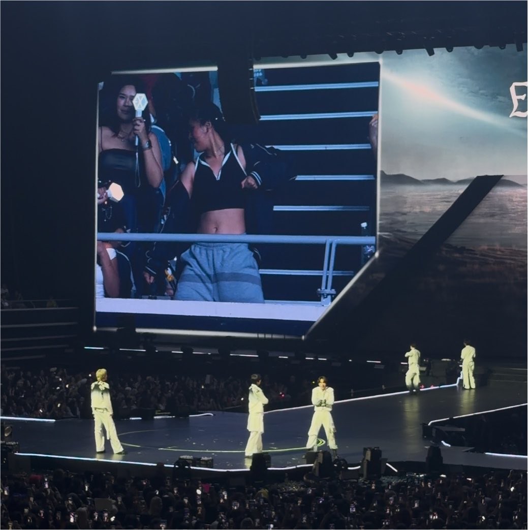 FRAPPUNINI's tweet photo. HI! i danced to overdose for exo at exhorizon in singapore d2! i’m looking for fancams of exo’s reactions (esp kai) pls help me out ‼️🤍🥹 #exo #exhorizoninsg https://t.co/fiS2U2KLW6