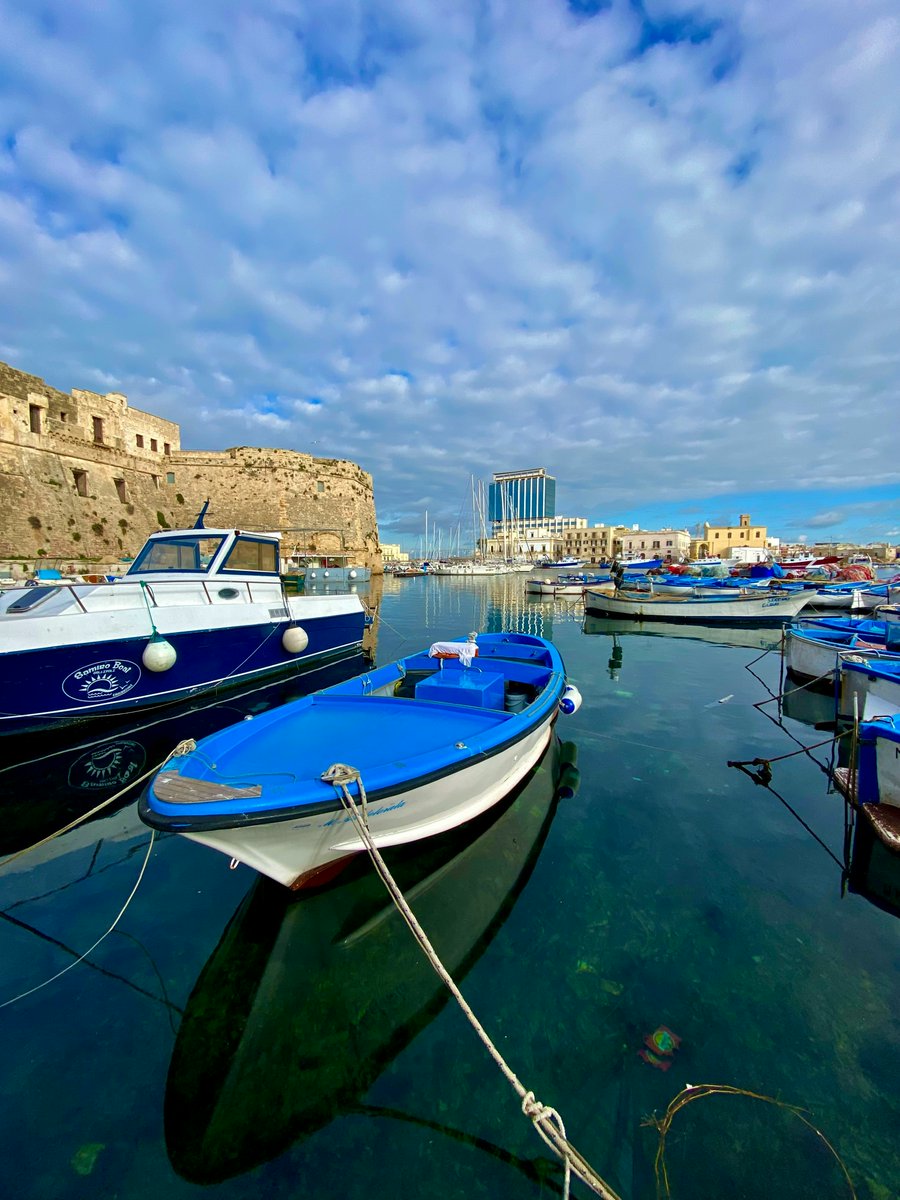 VeroSinmapa's tweet photo. 😎Si este verano solo pudiera recomendar una zona de #Italia que combine pueblos con encanto, playas y buena comida, me iría al #Salento
😜Y #Gallipoli estaría entre mis primeras paradas.
📍 Aquí tienes la guía completa ➤ https://t.co/fyAwmIcVC7 https://t.co/MSXYIftOw1