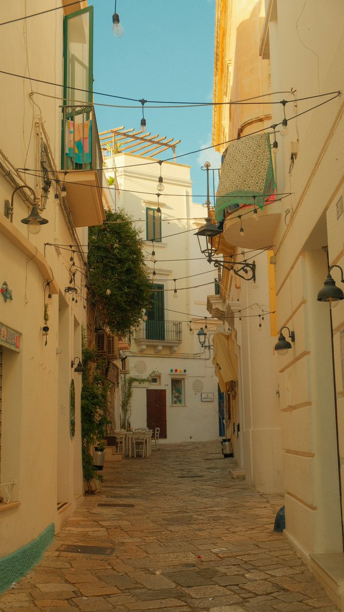 VeroSinmapa's tweet photo. 🌴Si este verano solo pudiera recomendar una zona de #Italia que combine pueblos con encanto, playas y buena comida, me iría al #Salento
😍Y #Gallipoli estaría entre mis primeras paradas.
💁🏻♀️Aquí tienes la guía completa: https://t.co/fyAwmIcVC7 https://t.co/a3LXoNVR37