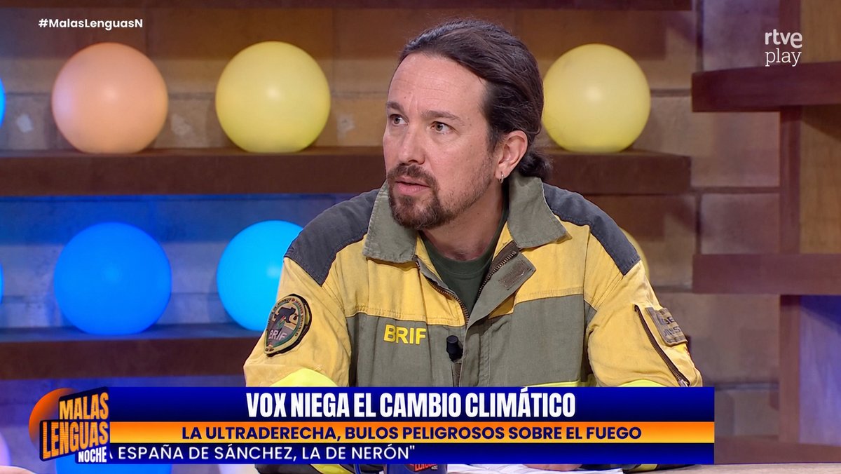 jmdelalamo's tweet photo. Hoy en la televisión de todos entrevistamos a un bombero cualquiera https://t.co/TCaCFsUiWm