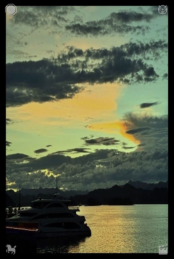 InyeneUyai's tweet photo. 🌞Motivate those whose passion has faded. Mia snapped another self-portrait as the moon glowed and the lighthouse beam shimmered across the water. She wrote: “The legacy lives on forever. It’s within you, within me, in every snapshot, in every compassionate decision. We are al https://t.co/fdIyNzf33O