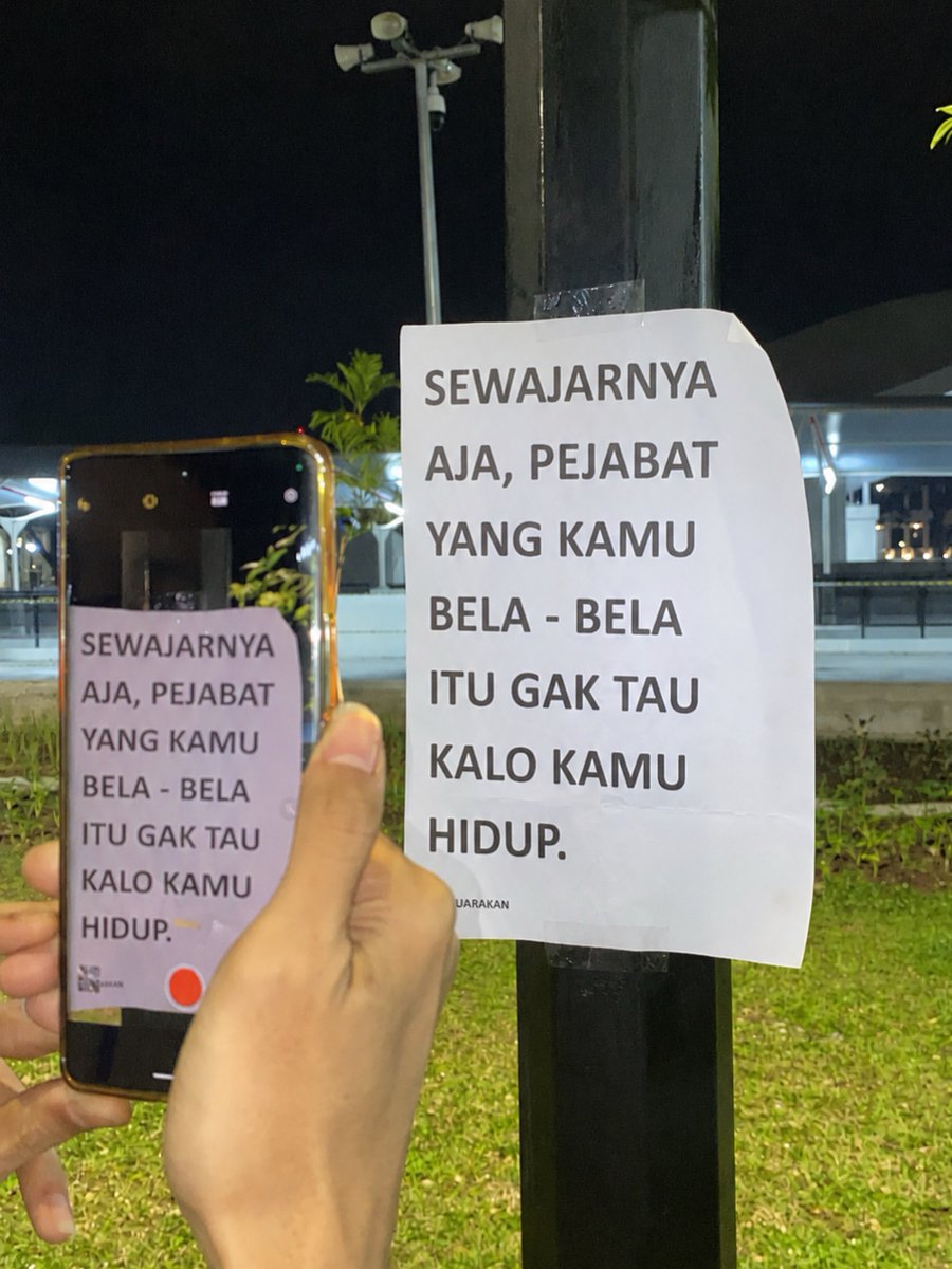 kenhans03's tweet photo. Ngapain juga cinta buta sama pejabat/paslon. kalian itu salah kaprah. yang dibela itu NEGARA, bukan PEMERINTAH... https://t.co/ql55dD6Z5p