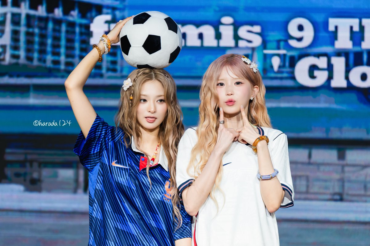 harada124's tweet photo. 260726 fromis_9 JumpUp fan sign

Third-place playoff⚽️🇫🇷🏴󠁧󠁢󠁥󠁮󠁧󠁿

#fromis_9 #프로미스나인
#송하영 #하영
#SONGHAYOUNG 
#이나경 #나경 
#LEENAGYUNG https://t.co/Y7hMdwuAqE