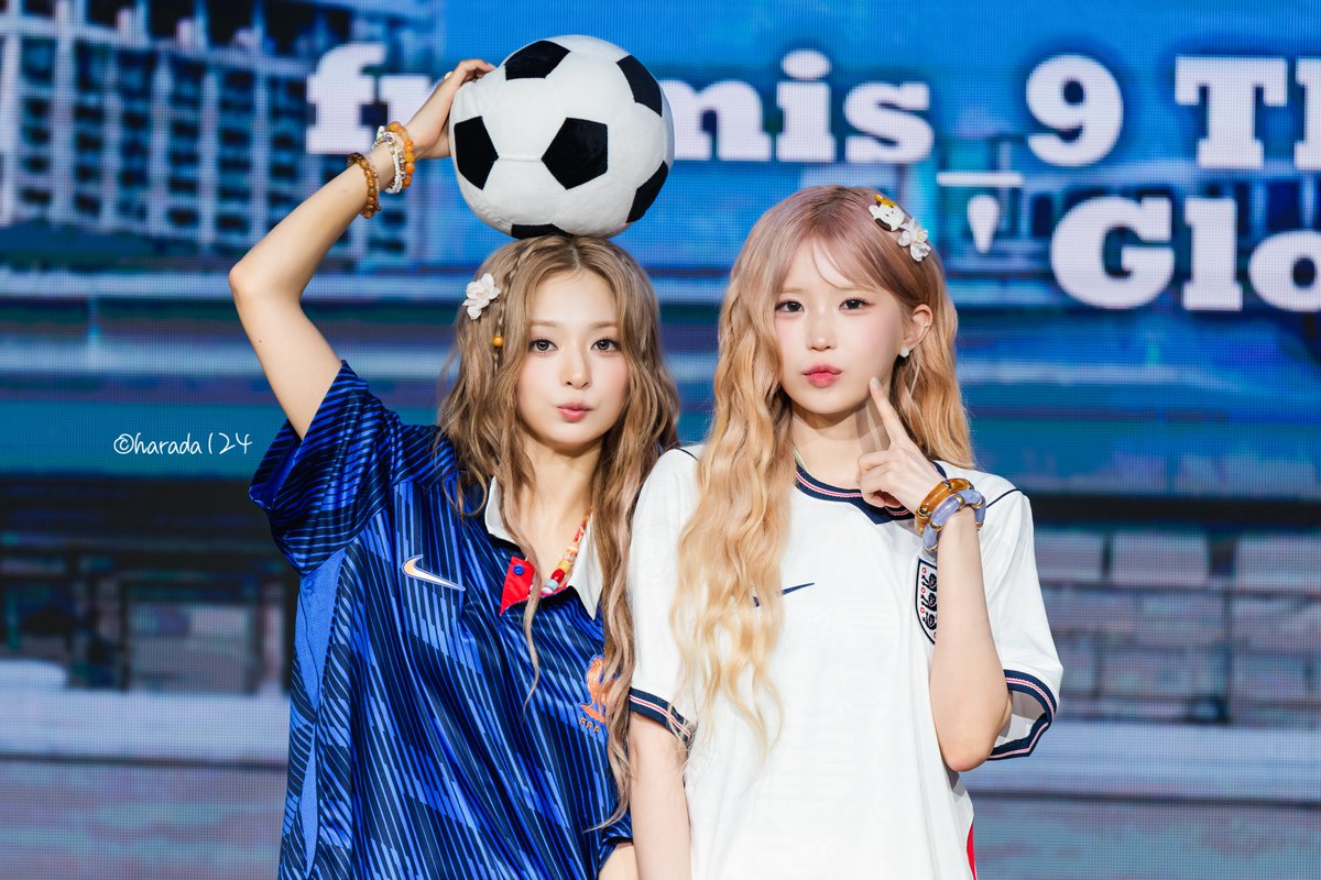 harada124's tweet photo. 260726 fromis_9 JumpUp fan sign

Third-place playoff⚽️🇫🇷🏴󠁧󠁢󠁥󠁮󠁧󠁿

#fromis_9 #프로미스나인
#송하영 #하영
#SONGHAYOUNG 
#이나경 #나경 
#LEENAGYUNG https://t.co/Y7hMdwuAqE