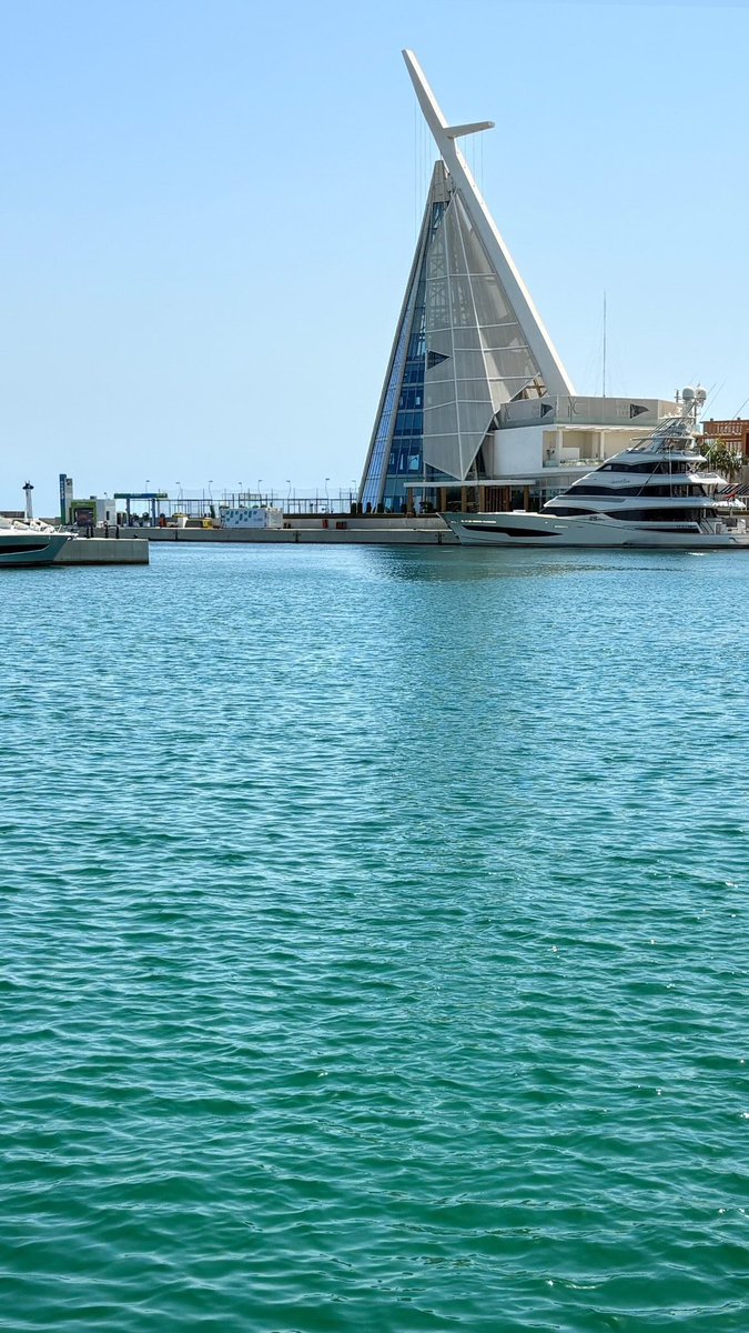 vqvell's tweet photo. jeddah https://t.co/IsQS6yOiKq
