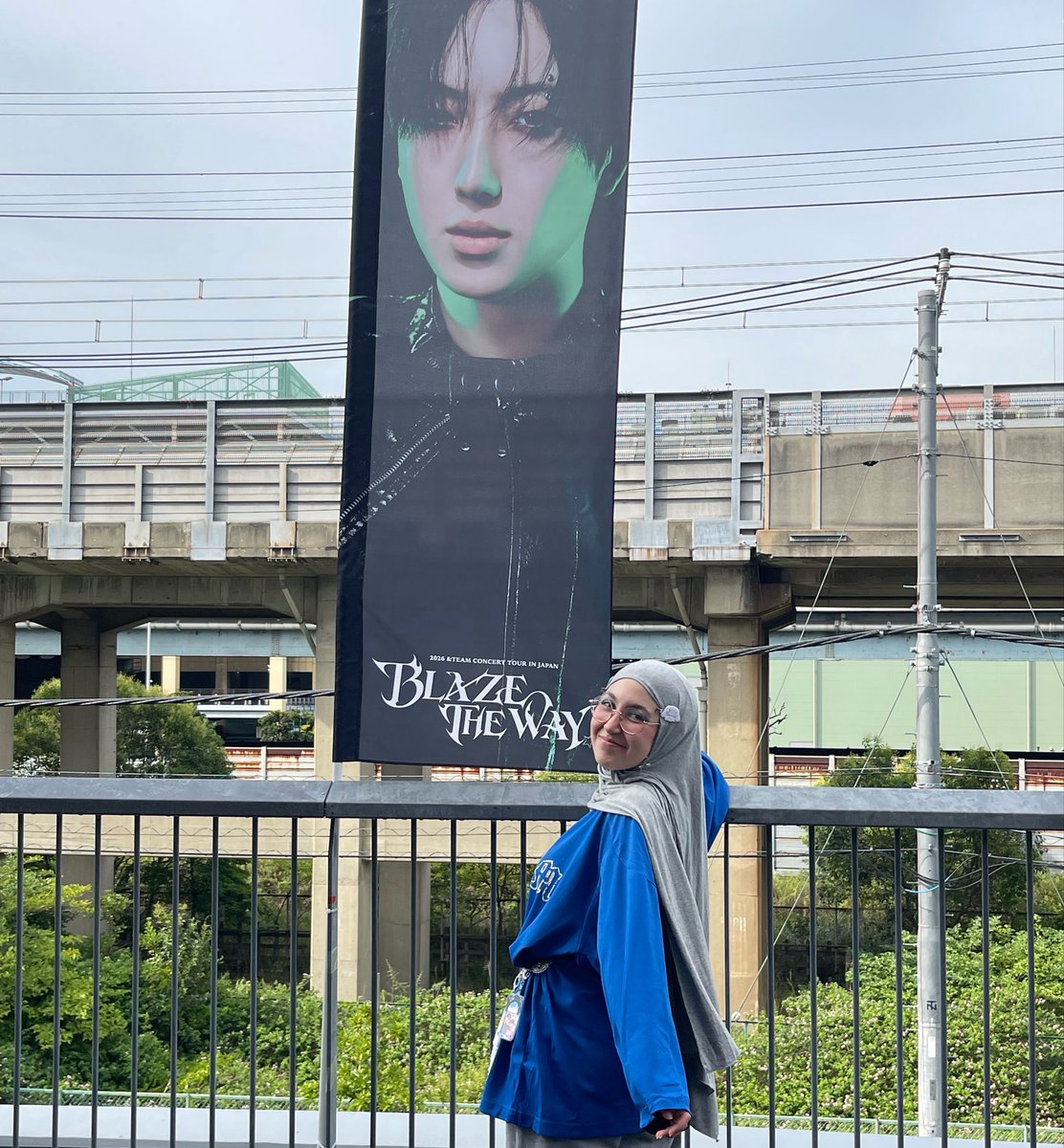 DMD_FAENGIRL's tweet photo. blaze the way fit ! i’m so happy so many luné got the reference 🐺🩵 

#andTEAM #エンティーム
#ASIATOUR_BLAZETHEWAY
#BLAZETHEWAY_JAPAN https://t.co/s17vhHF0uK