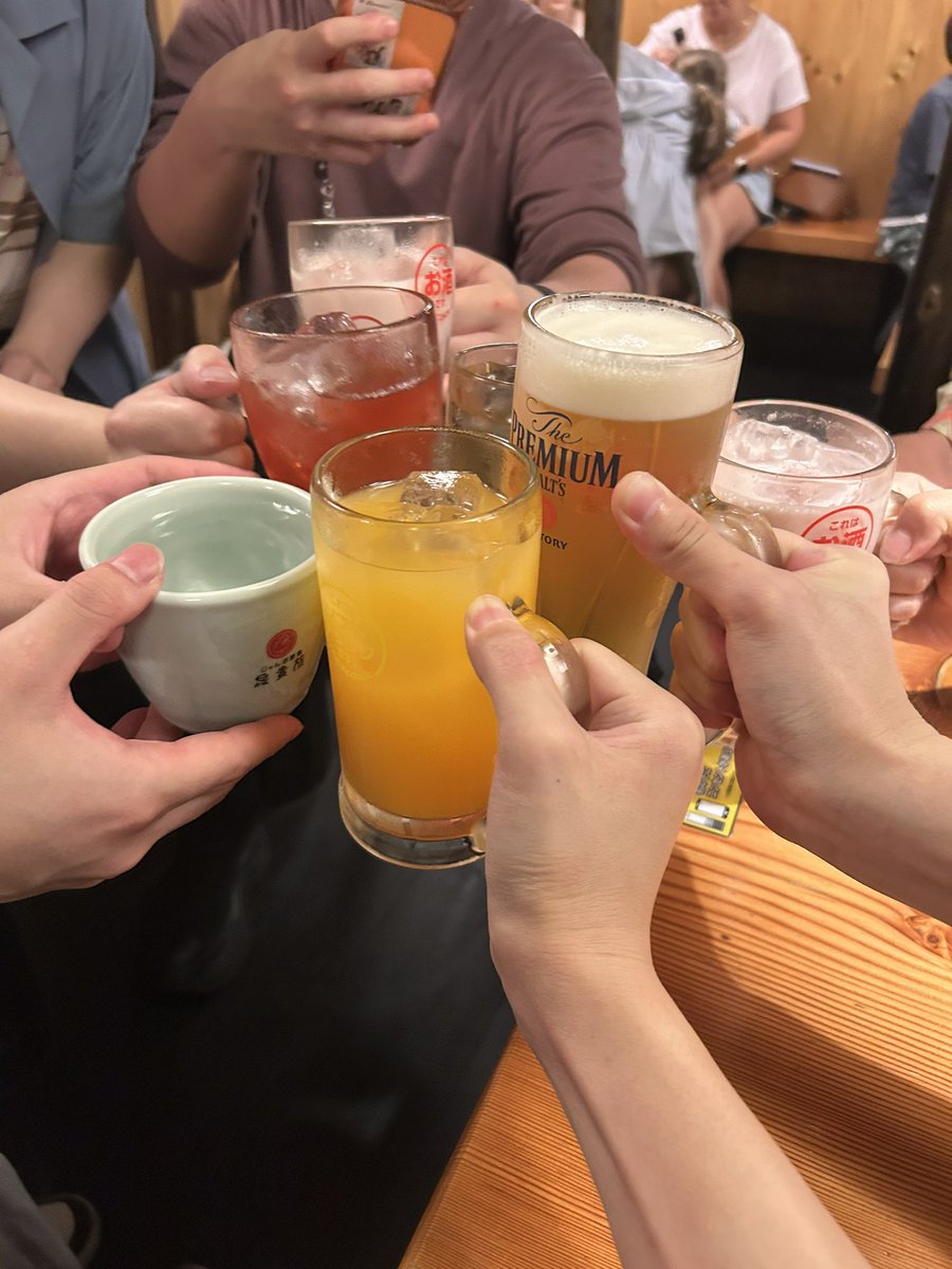 Rii2aN_'s tweet photo. kpしてきました！
俺はオレンジジュースです。
お酒なし。とても悲しい。来年になれば飲めるので飲み誘ってください… https://t.co/pq3xWwAWQB