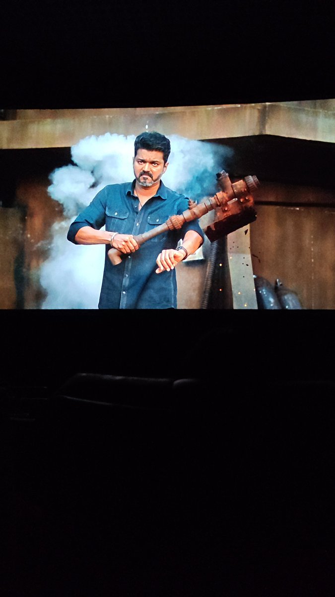 Dustin_Vj's tweet photo. Peak Peak peak 😭🔥

Last film nu Anna erangi pesirukaru ..
Especially 
 
En padam avanuku theriyanum 
Avan byam enaku Theriyanum 📈🔥

Every Family enjoyed even Womens and Kids shouted during Ravana Mavan plays 😍🔥 https://t.co/wdHSs80kLZ