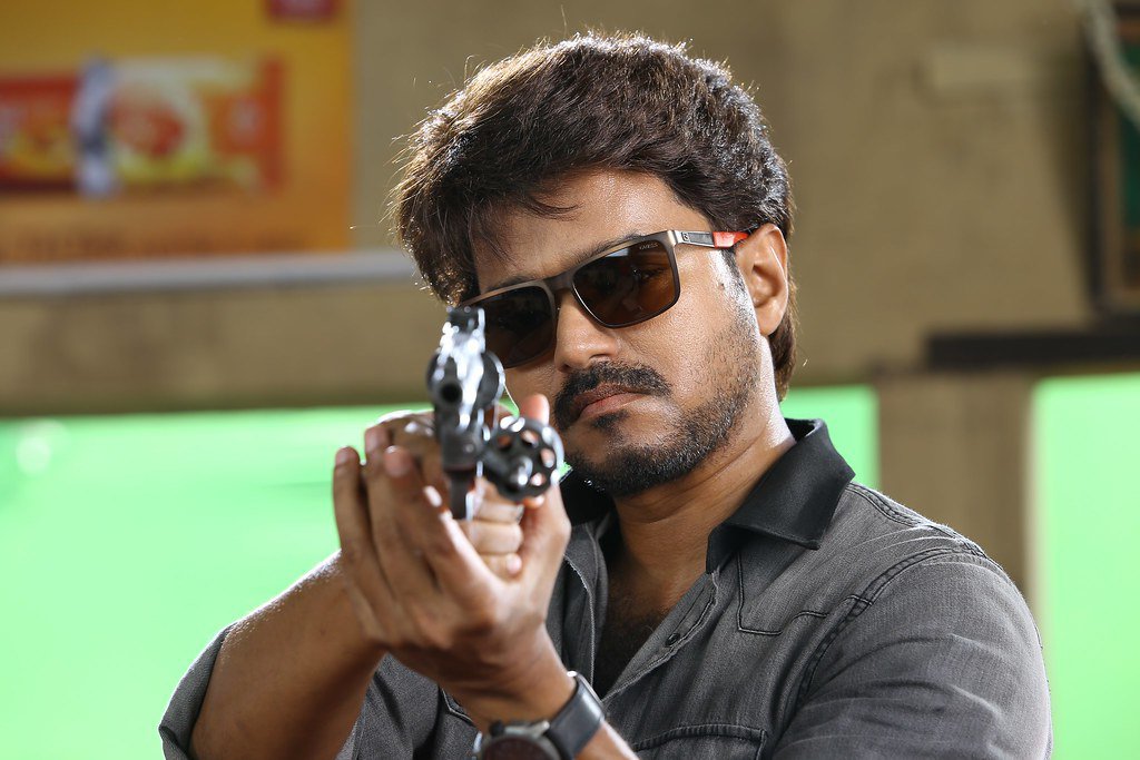 newottupdates's tweet photo. #ThalapathyVijay's Hairstyle & Songs & BG Scores & Runtime & Some Unwanted Scenes were the Only Minus in #Bairavaa https://t.co/i7tGZMEfJy