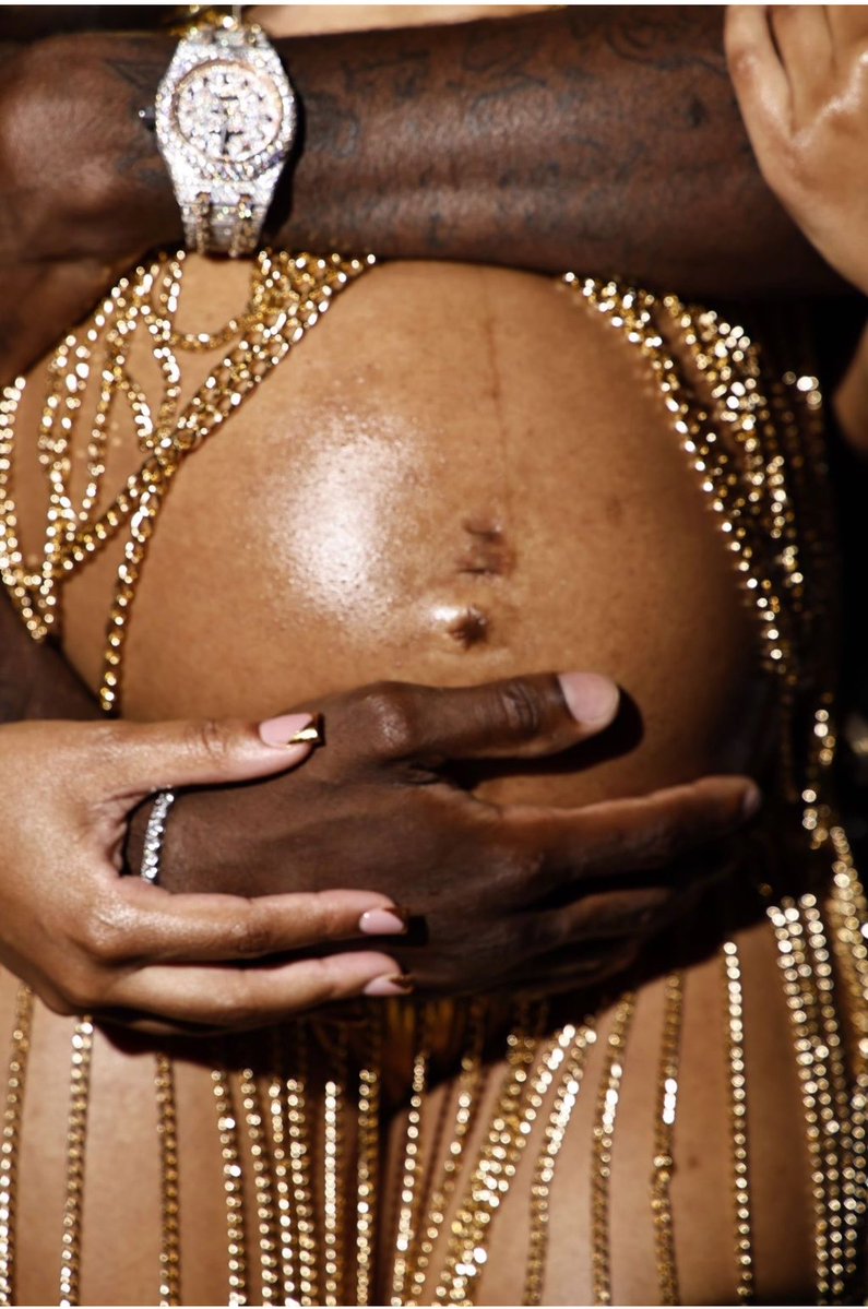 bvrbieki's tweet photo. Just ready to post my maternity pics! Lol i looked so teaaa😍👌 https://t.co/XyBXRPJ4H1