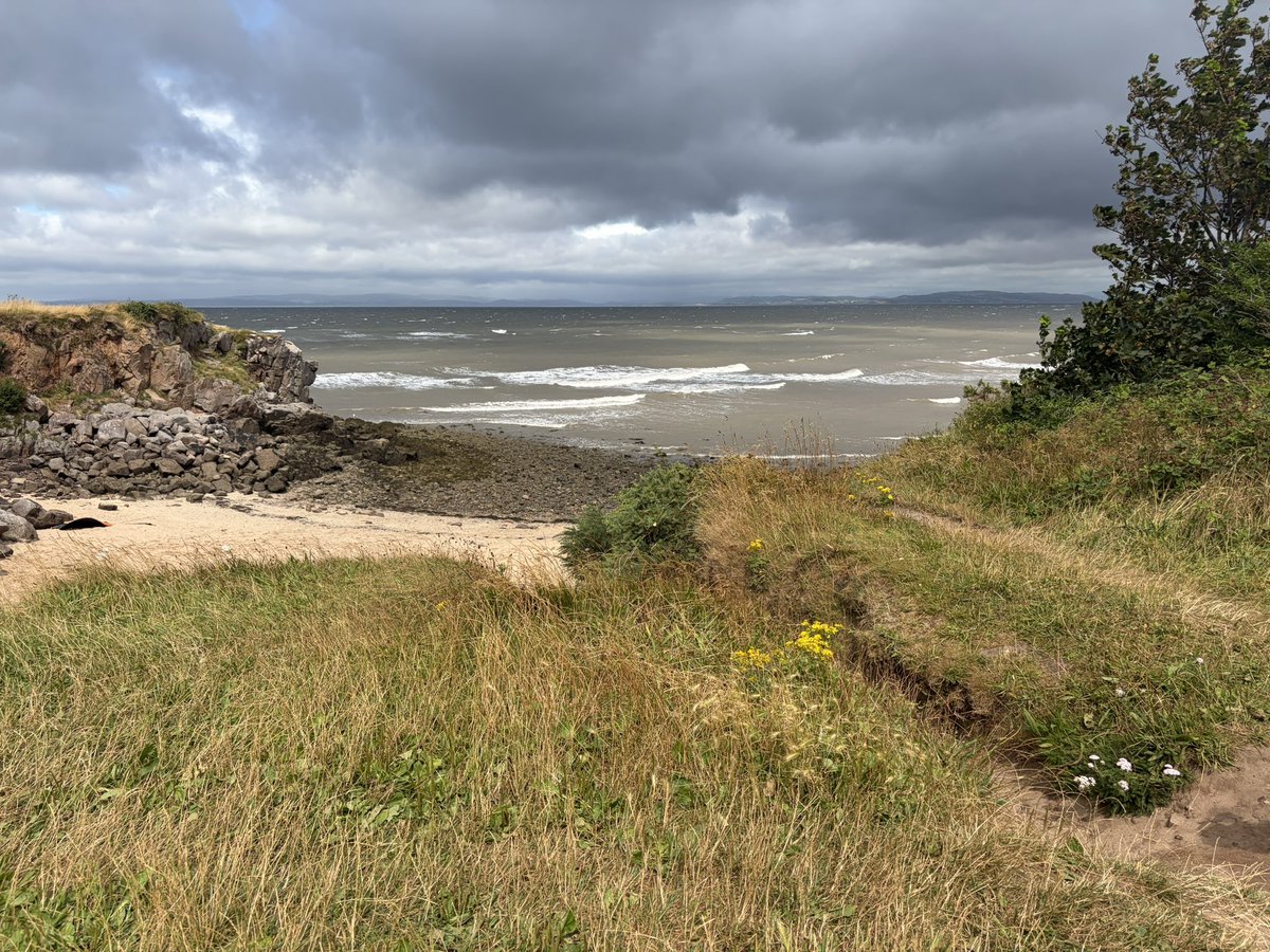 BrokenLilDolly's tweet photo. A breezy meander along the coastline at Heysham this morning 🐾🐾
#Heysham 
#Lancashire https://t.co/c3SNHg9KcU