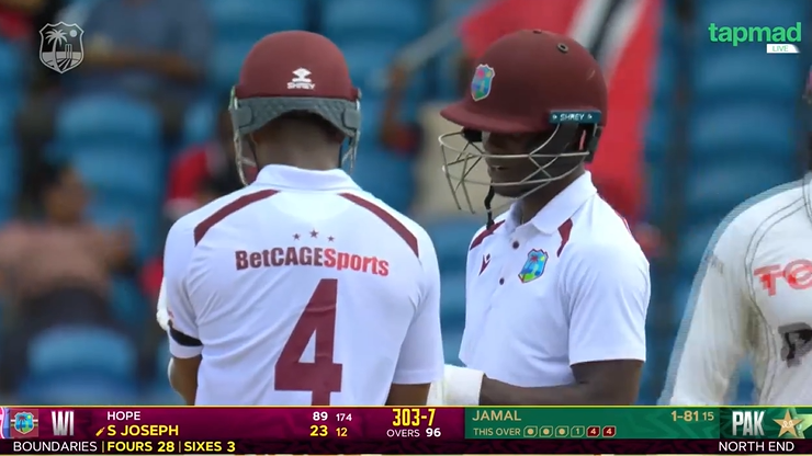 abubakartarar_'s tweet photo. Same Old Story 

PAKISTAN bowling vs Tail = Big Partnership https://t.co/7GcW20lsPM