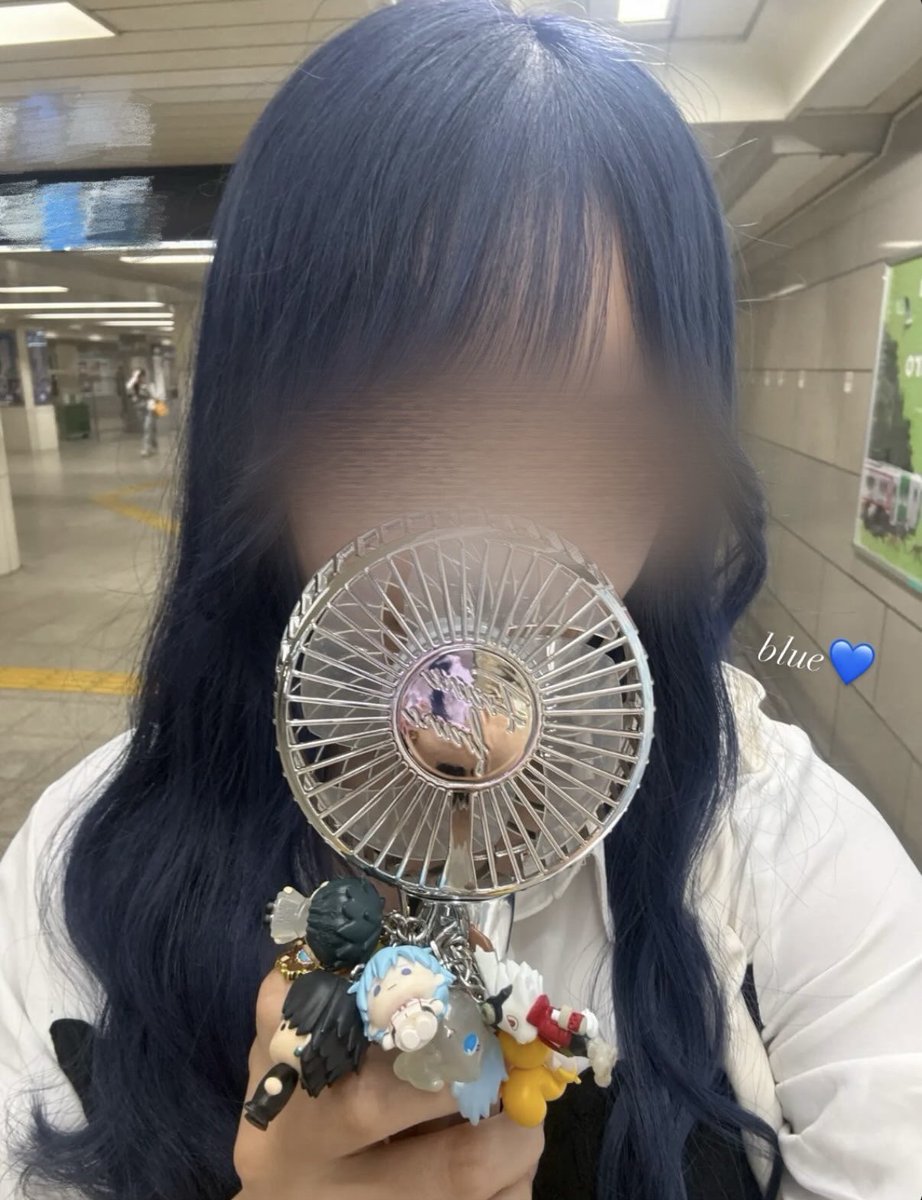 fqlxz2's tweet photo. 色落ちでシルバーになるようにお願いしたらたちばなさんカラーになりました𛰙᭜𖫴𖫰𖫱𖫳𖫲𖫲𖫳𖫴𖫰𖫱꛰ ᭜𖫴𖫰𖫱𖫳𖫲𖫲𖫳𖫴𖫰𖫱꛰💙 https://t.co/Rt7Ab4JTnY
