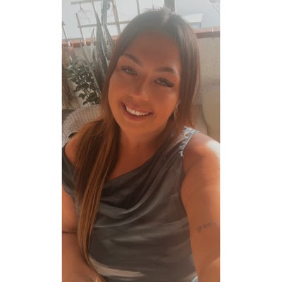 Laura 💛 tweet media