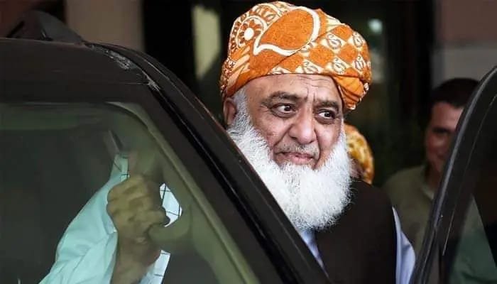 ShahfaisalJui's tweet photo. جو قوم کے وسائل کی حفاظت کی بات کرے، اسی کی آواز مضبوط ہوتی ہے۔ عوام اب سچ اور جھوٹ میں فرق اچھی طرح جانتے ہیں۔
#عوام_مولانا_کے_سنگ #حق_کی_آواز_جمعیت #نکے_دا_پروپیگنڈا #شہدابہانہ_خزانہ_نشانہ #ذخائر_کے_چور https://t.co/lu4r04WMln