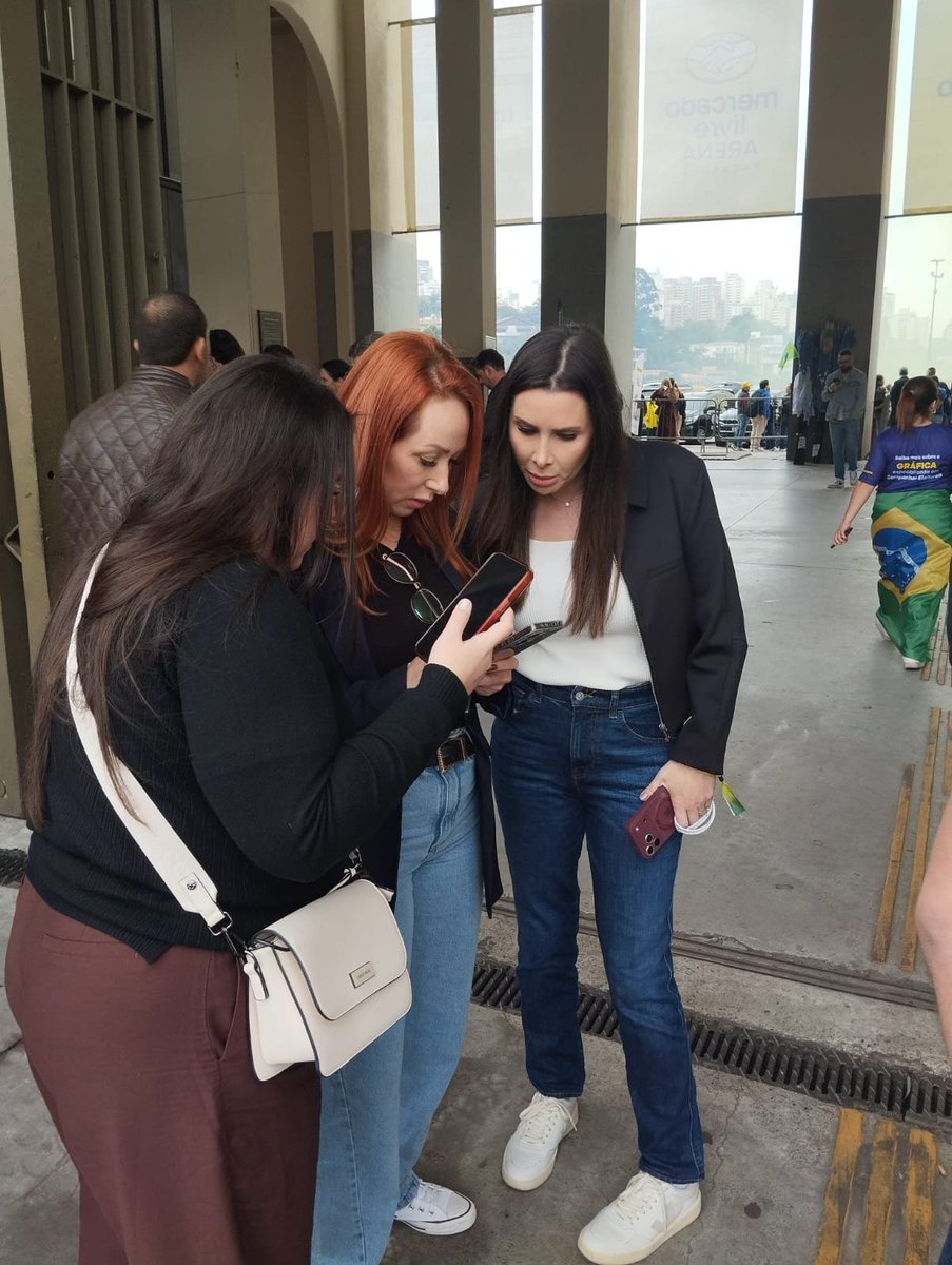 TanieliP's tweet photo. Papo de gente grande!  @CarolDeToni 
O assunto sempre  será: PRESOS POLÍTICOS DO 08 DE JANEIRO!

Nossa luta pela liberdade dos inocentes, condenados, presos e perseguidos políticos.

Não existe pauta mais importante no nosso país hoje, senão a liberdade dos Presos Políticos do 08 de janeiro!