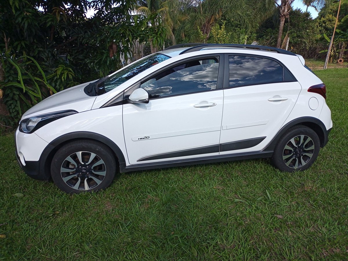 Marcelo08487781's tweet photo. Gostei da passeio de domingo 
Adora HB20X branco é car rolê https://t.co/gaHXB7e6WQ