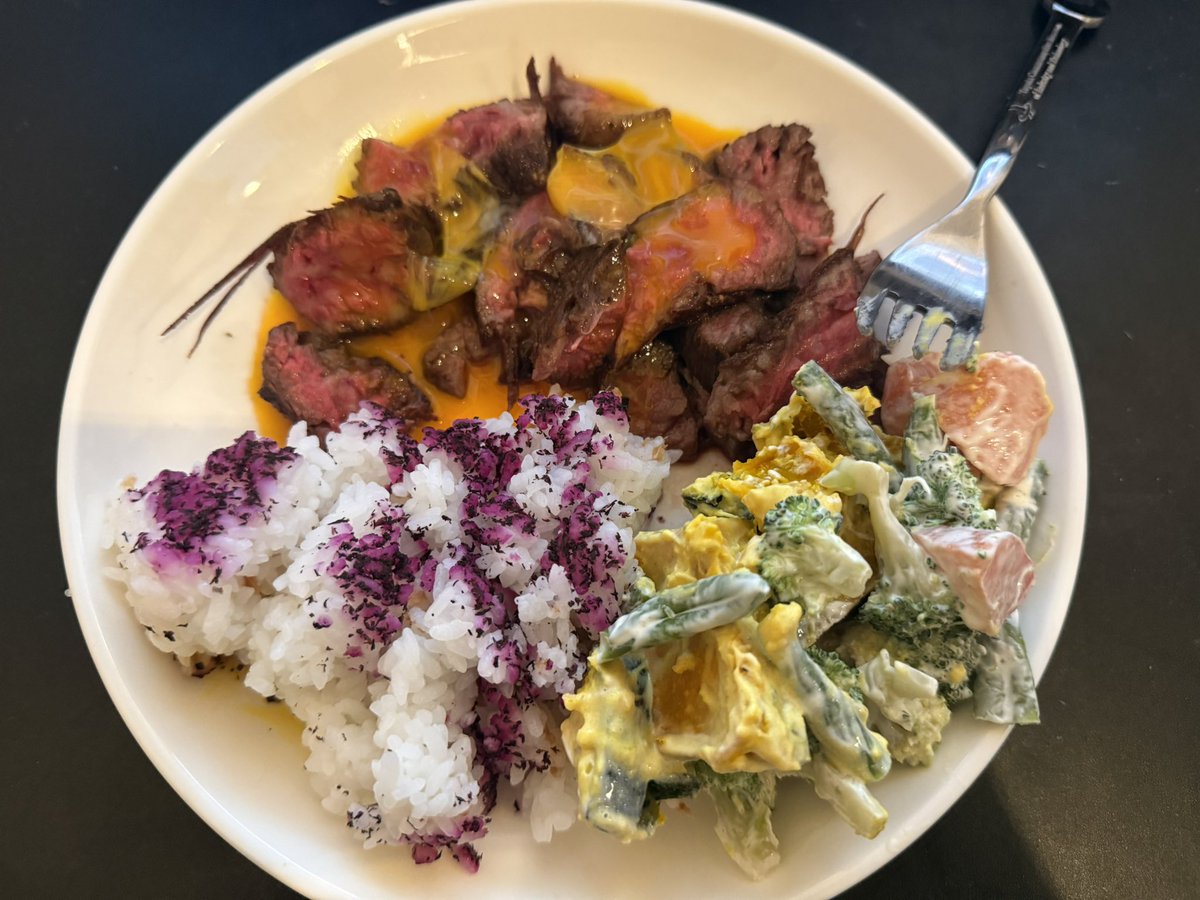rrrkan78's tweet photo. cooked me a steak (never seen this cut of wagyu before) and doused it in egg yolk 🫠 https://t.co/IYWNTEeoiT
