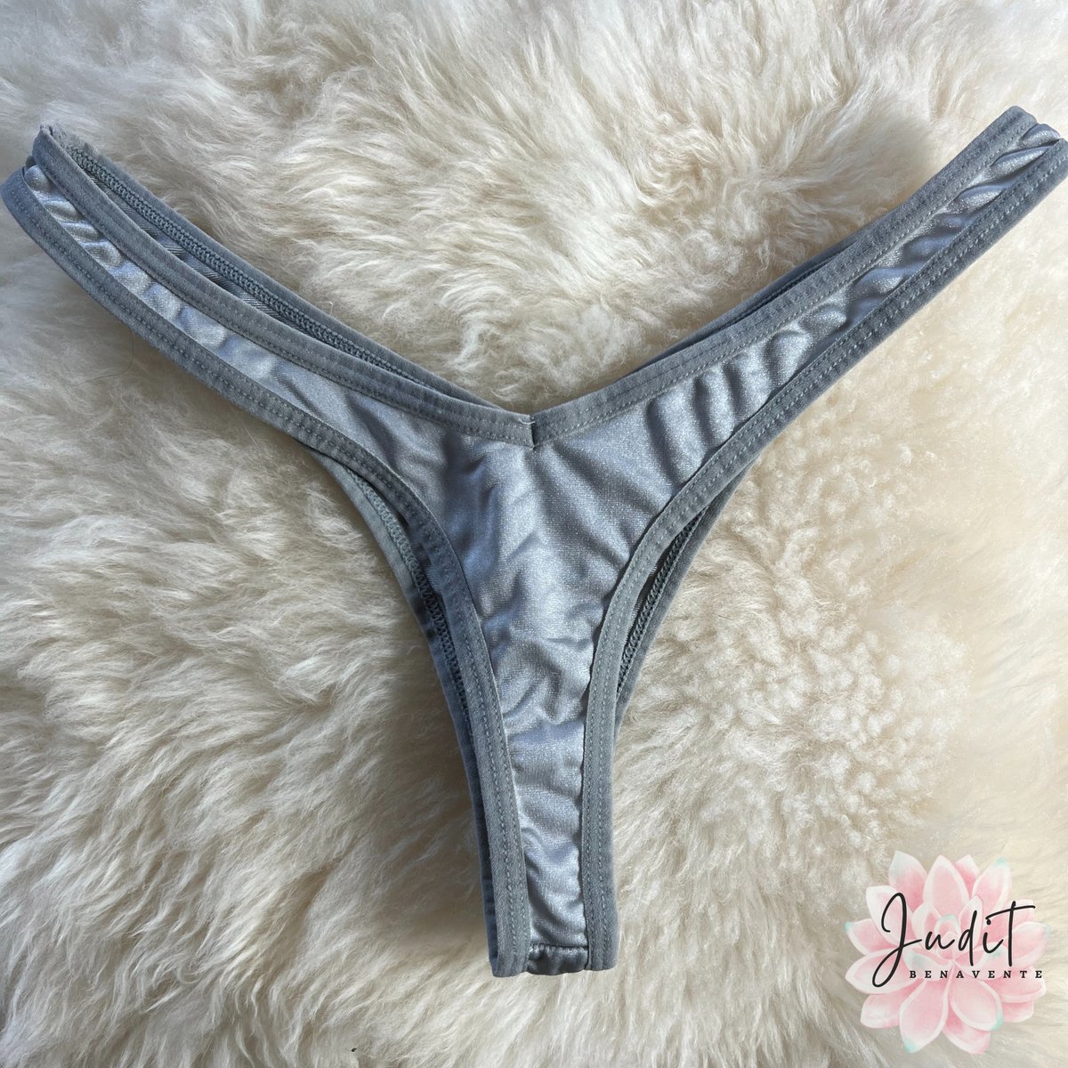 ventadetangas's tweet photo. Nueva lencería usada disponible hoy para quien lo quiera. 👙🔥🔥
Manda un 👉 Whatsapp https://t.co/2KQl3JDUNb https://t.co/s8Vb2Zgudv