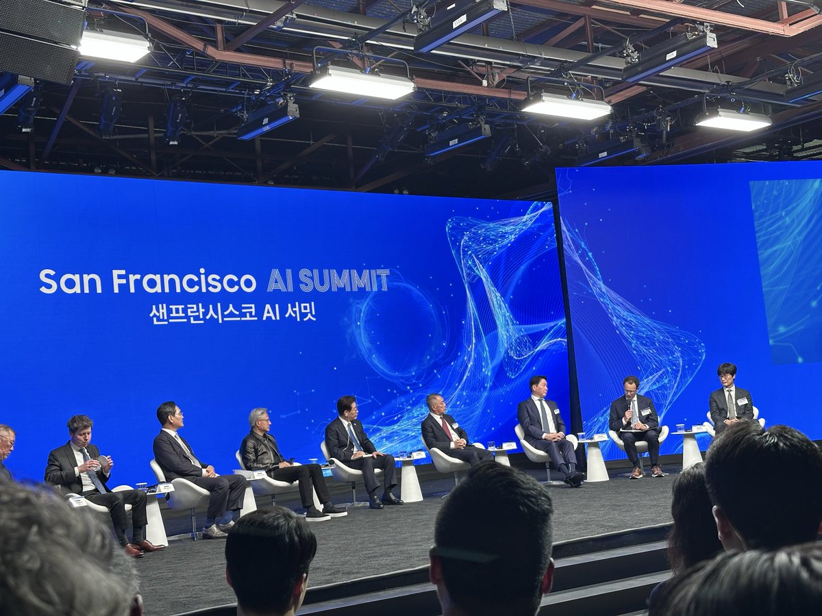 PatrickfromSV's tweet photo. At the San Francisco AI Summit, I was impressed to hear the future vision for AI in Korea and the world from the President of S Korea, @JensenHuang, @DarioAmodei, @sama.

It’s easy to be cynical about AI. Hearing them gave me optimism about a future I would love to see https://t.co/XfZ9CWWBX5