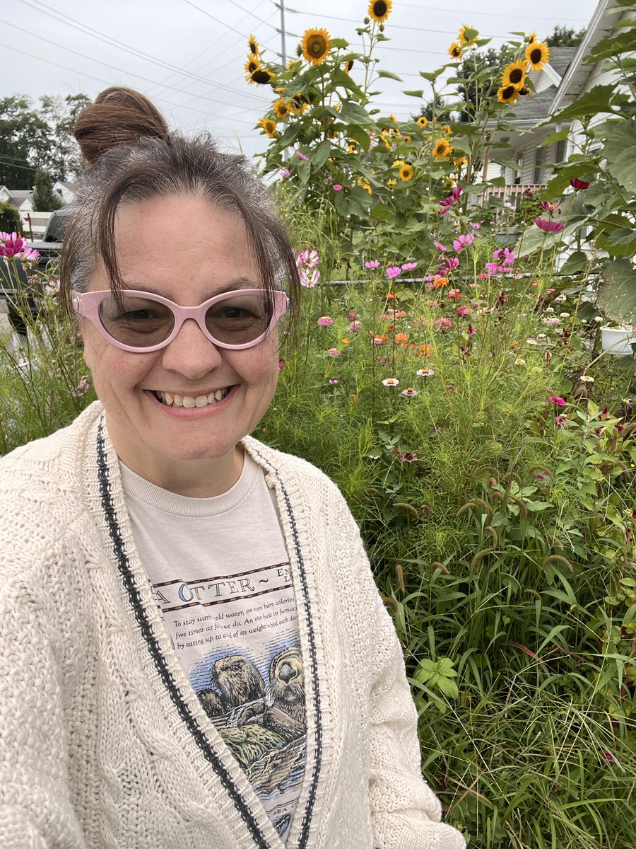 TamifromOhio's tweet photo. Turn around trip to Nashville &amp; @CircleKStores played Opalite &amp; heard Cruel Summer on the radio! Thought my #folklore cardigan was appropriate! #6yearsoffolklore @taylornation13 https://t.co/RbCLFDKeqP