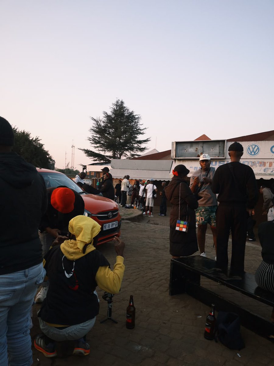 BasileBayeke's tweet photo. Come vibe with us Soweto 🍟🍗🎶
#AndFries #SowetoSundays https://t.co/2yPnvwcJNf