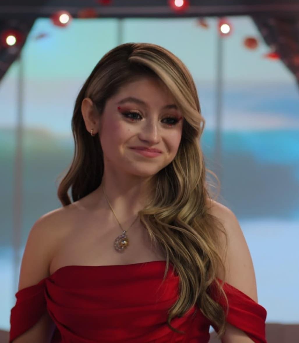 taylorsbrics's tweet photo. adivinen a quien estaba mirando en cada escena https://t.co/xflkhLfBap