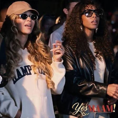 iLissaNJ's tweet photo. Bey and Kelly kept it cute casual and effortlessly stylish 😎 ✨️ 👌🏽 😍 😌
#Hampton #Beyonce #Kellyrowland #LaurynHill #WeekendVibes https://t.co/0ta31lTKKF