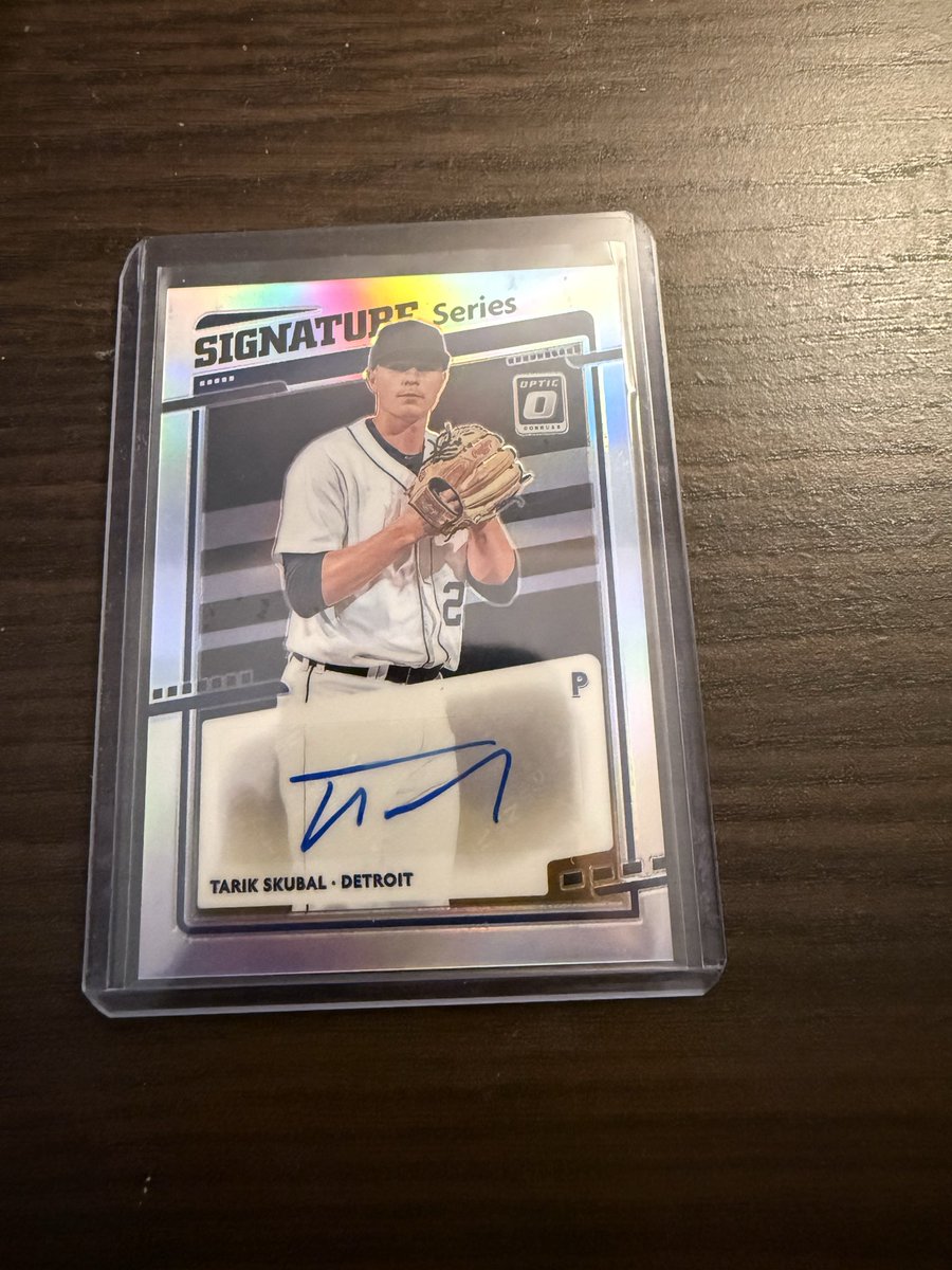 ASkiCards's tweet photo. @SlabtownCollect $55 shipped https://t.co/GZZtuWjHU2